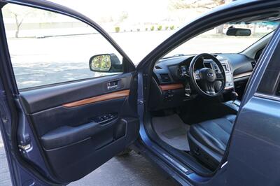 2014 Subaru Outback 2.5i Limited   - Photo 11 - Midvale, UT 84047