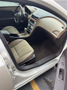 2010 Chevrolet Malibu LT   - Photo 3 - Midvale, UT 84047