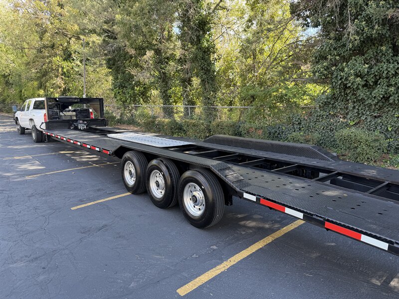 2023 TEXAS PRIDE CA8 40' GOOSE NECK TRIPLE AXLE   - Photo 1 - Midvale, UT 84047