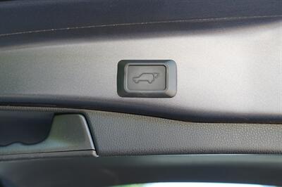 2019 Toyota RAV4 XLE Premium - Photo 36 - Midvale, UT 84047