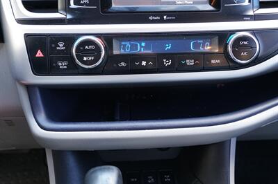 2014 Toyota Highlander LE Plus   - Photo 22 - Midvale, UT 84047