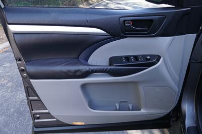 2014 Toyota Highlander LE Plus   - Photo 13 - Midvale, UT 84047