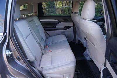 2014 Toyota Highlander LE Plus   - Photo 35 - Midvale, UT 84047