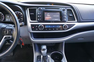2014 Toyota Highlander LE Plus   - Photo 20 - Midvale, UT 84047