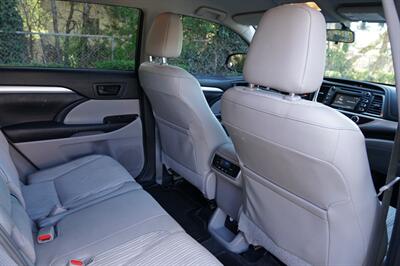 2014 Toyota Highlander LE Plus   - Photo 36 - Midvale, UT 84047
