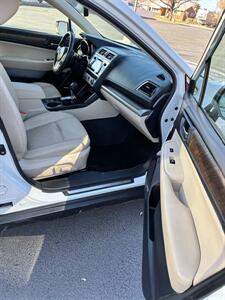 2017 Subaru Outback 3.6R Limited   - Photo 6 - Midvale, UT 84047