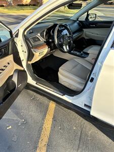 2017 Subaru Outback 3.6R Limited   - Photo 9 - Midvale, UT 84047