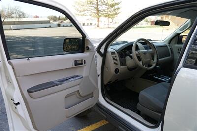 2010 Ford Escape XLS   - Photo 11 - Midvale, UT 84047