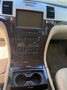 2010 Cadillac Escalade ESV Premium - Photo 11 - Midvale, UT 84047