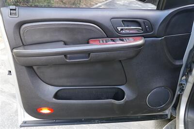 2007 Cadillac Escalade ESV   - Photo 12 - Midvale, UT 84047