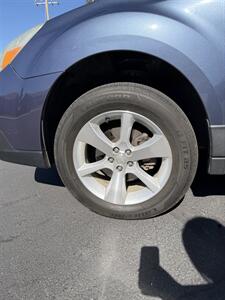 2014 Subaru Outback 2.5i Limited - Photo 6 - Midvale, UT 84047