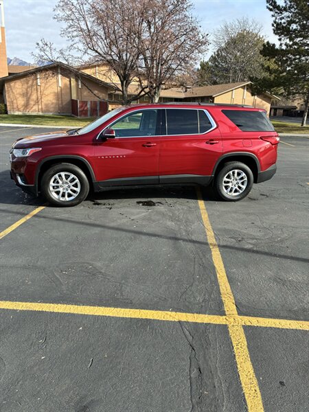 2021 Chevrolet Traverse LT Cloth  