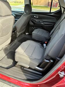 2021 Chevrolet Traverse LT Cloth   - Photo 7 - Midvale, UT 84047