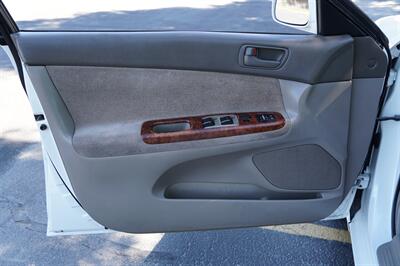 2004 Toyota Camry SE - Photo 12 - Midvale, UT 84047