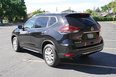 2020 Nissan Rogue SV - Photo 4 - Midvale, UT 84047