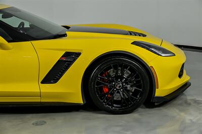 2015 Chevrolet Corvette Z06 3LZ   - Photo 15 - Joliet, IL 60435