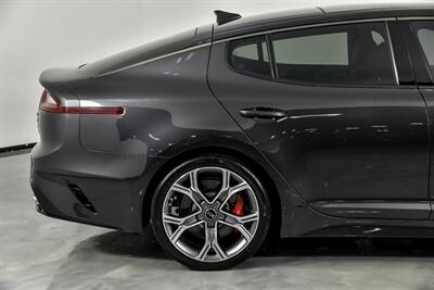 2018 Kia Stinger GT2   - Photo 13 - Joliet, IL 60435