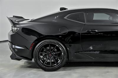 2020 Chevrolet Camaro SS   - Photo 11 - Joliet, IL 60435