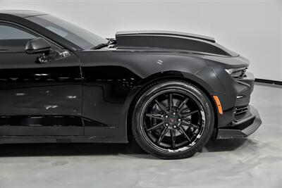 2020 Chevrolet Camaro SS   - Photo 13 - Joliet, IL 60435