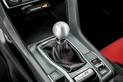 2019 Honda Civic Type R Touring   - Photo 34 - Joliet, IL 60435