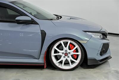 2019 Honda Civic Type R Touring   - Photo 15 - Joliet, IL 60435