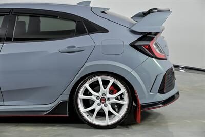 2019 Honda Civic Type R Touring   - Photo 9 - Joliet, IL 60435