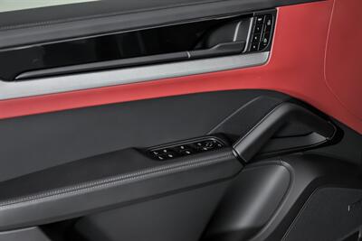 2024 Porsche Cayenne - Photo 18 - Joliet, IL 60435