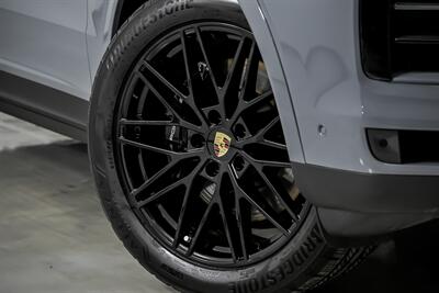 2024 Porsche Cayenne - Photo 4 - Joliet, IL 60435