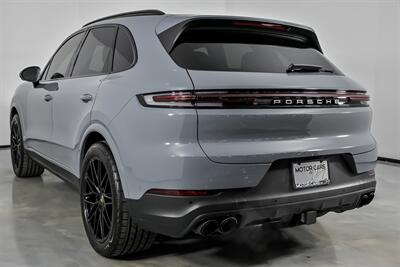 2024 Porsche Cayenne - Photo 10 - Joliet, IL 60435