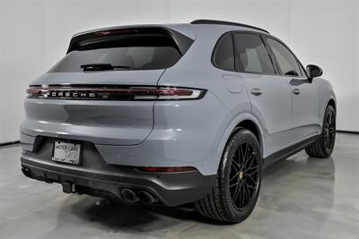 2024 Porsche Cayenne - Photo 12 - Joliet, IL 60435