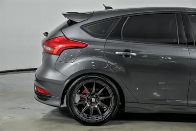 2018 Ford Focus ST - Photo 13 - Joliet, IL 60435