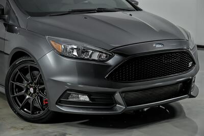 2018 Ford Focus ST - Photo 3 - Joliet, IL 60435