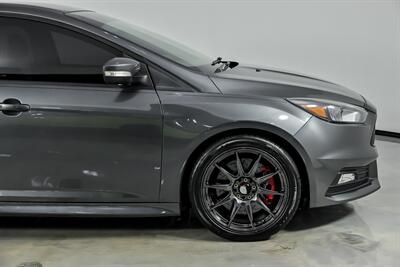 2018 Ford Focus ST - Photo 15 - Joliet, IL 60435