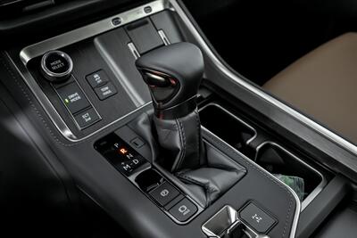 2025 Lexus GX 550 Premium+   - Photo 33 - Joliet, IL 60435