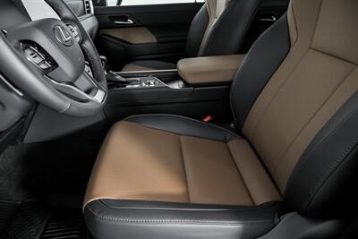 2025 Lexus GX 550 Premium+   - Photo 20 - Joliet, IL 60435