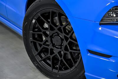 2013 Ford Mustang GT   - Photo 4 - Joliet, IL 60435