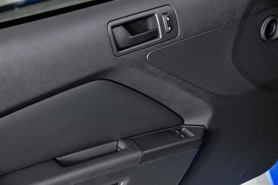 2013 Ford Mustang GT   - Photo 18 - Joliet, IL 60435