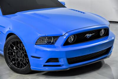 2013 Ford Mustang GT   - Photo 3 - Joliet, IL 60435