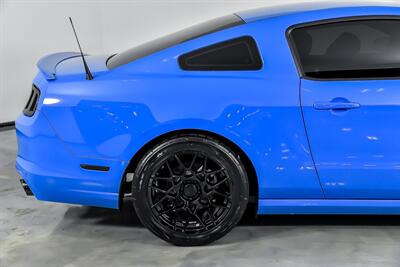 2013 Ford Mustang GT   - Photo 13 - Joliet, IL 60435