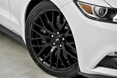 2017 Ford Mustang GT   - Photo 4 - Joliet, IL 60435