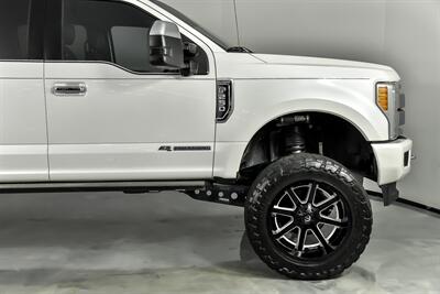 2017 Ford F-250 Super Duty Platinum   - Photo 15 - Joliet, IL 60435