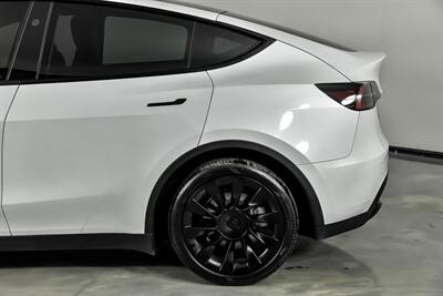 2024 Tesla Model Y Long Range   - Photo 9 - Joliet, IL 60435