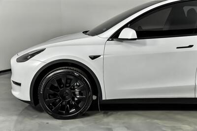 2024 Tesla Model Y Long Range   - Photo 7 - Joliet, IL 60435