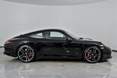 2017 Porsche 911 Carrera S   - Photo 14 - Joliet, IL 60435
