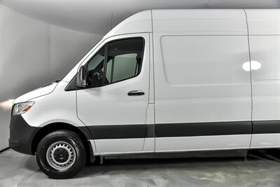 2023 Mercedes-Benz Sprinter 2500   - Photo 5 - Joliet, IL 60435