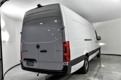 2023 Mercedes-Benz Sprinter 2500   - Photo 9 - Joliet, IL 60435