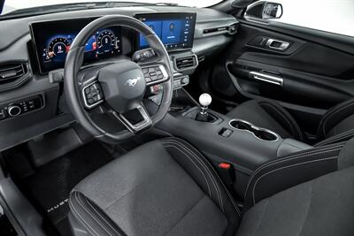 2024 Ford Mustang GT   - Photo 19 - Joliet, IL 60435