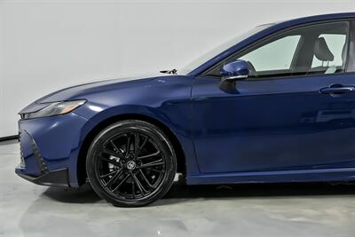 2025 Toyota Camry SE - Photo 7 - Joliet, IL 60435