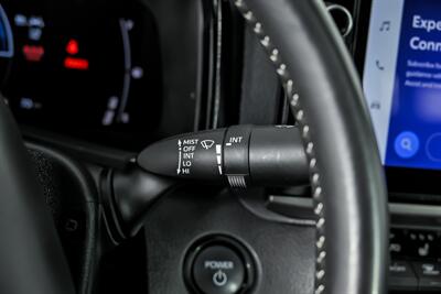 2025 Toyota Camry SE - Photo 29 - Joliet, IL 60435