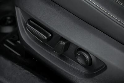 2025 Toyota Camry SE - Photo 25 - Joliet, IL 60435